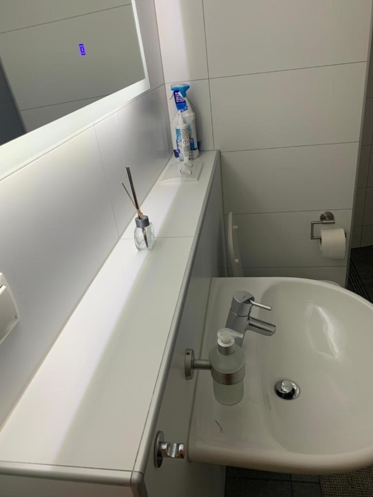Theox Apartment No 6 Royal Blue Fuer 4 Personen Mannheim Quarto foto